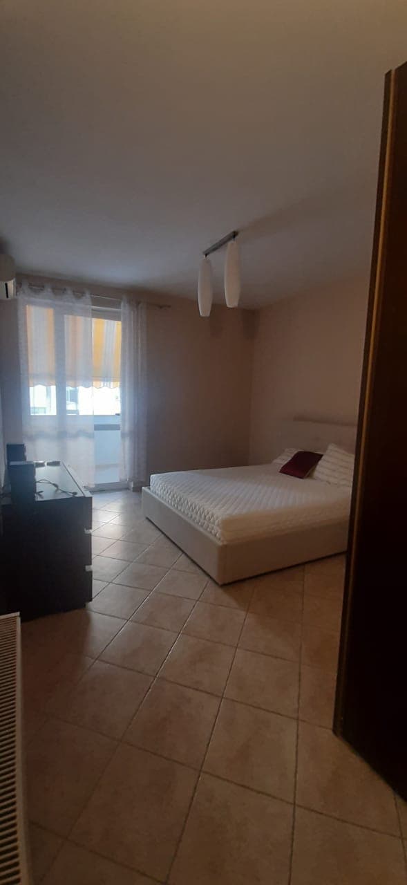 Jepet me qera apartament 2+1+2 Te Komuna Parisit,Kika 1 3