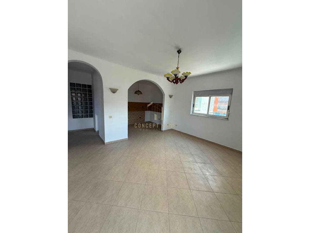 Jepet me qera apartament 2+1 tek