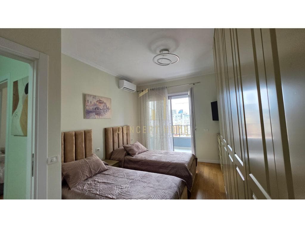 Jepet me qera Apartament 2+1 tek Pazari i Ri 2