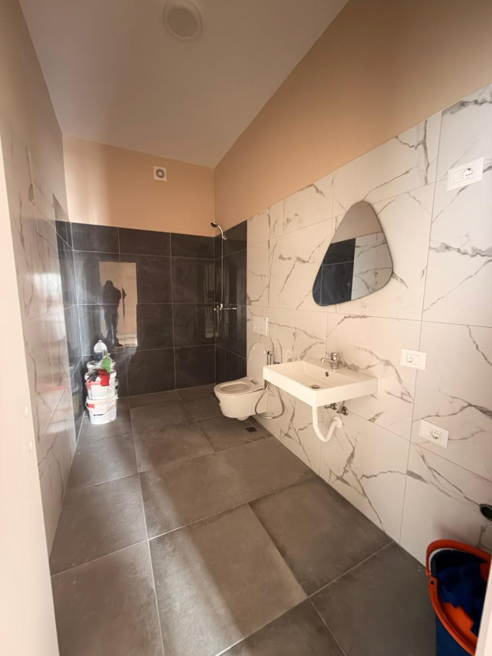 Shitet apartament 1+1 ne Sauk ,Tirana Porta e Re 4