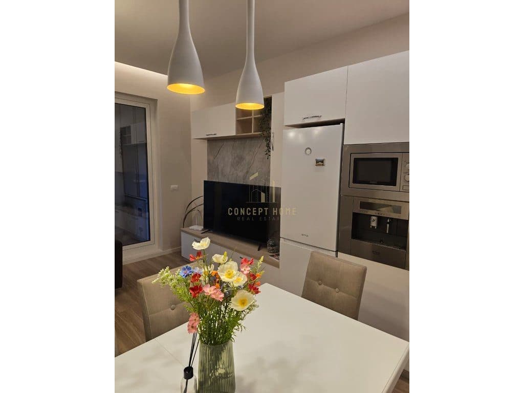 Jepet me qera apartament 2+1+2+P tek Bulevardi i ri 3