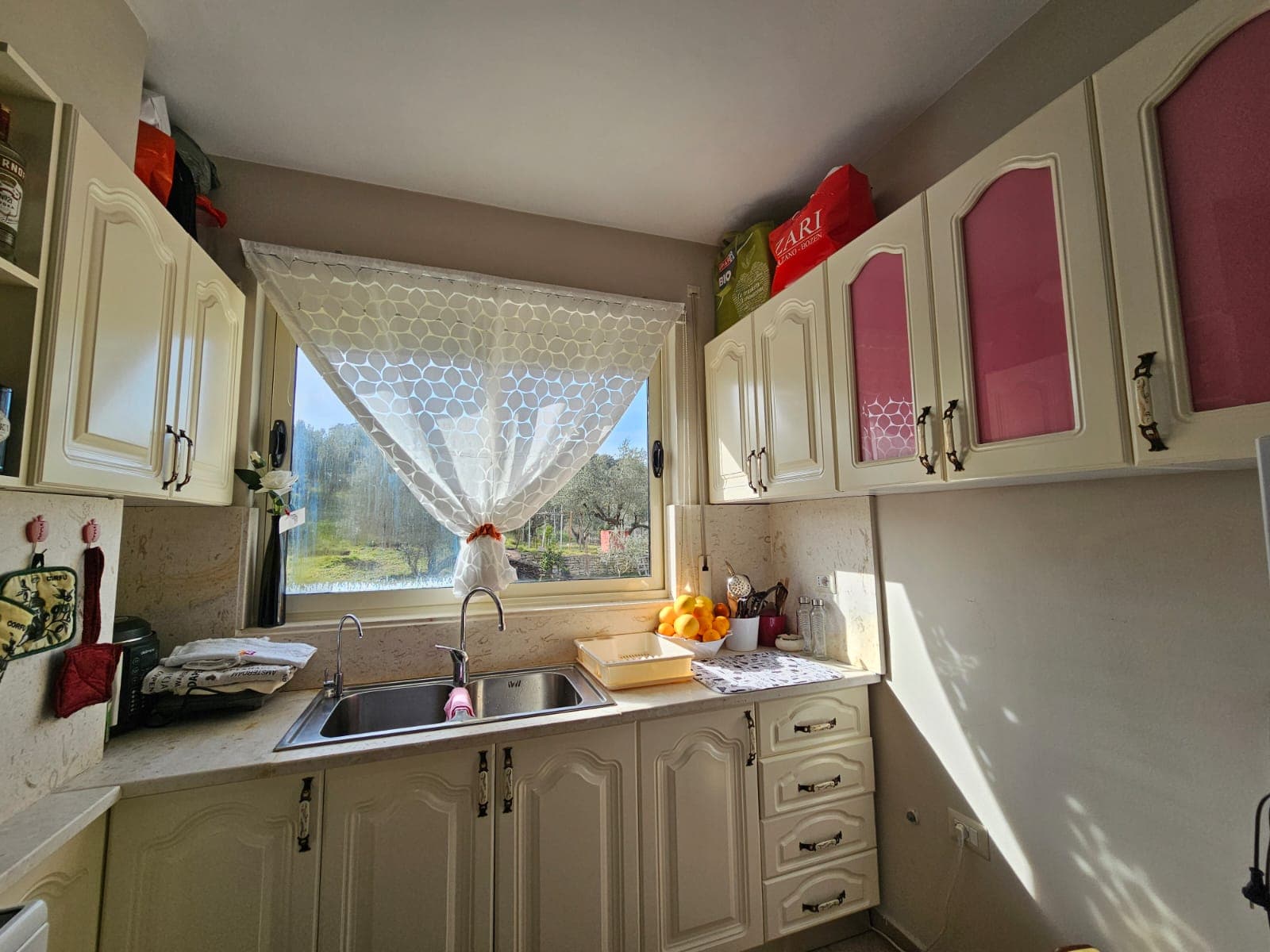 Jepet me qera apartament 1+1 Tek Liqeni i Thate