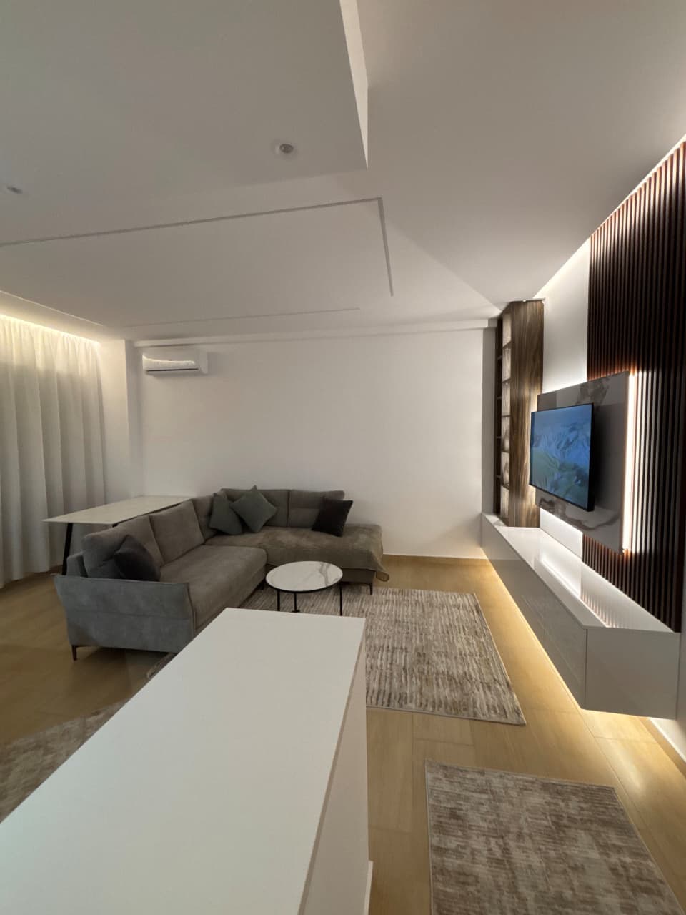 Apartament me qera 1+1 pranë Kopshtit Botanik.80,000 Lekë/Muaj 4