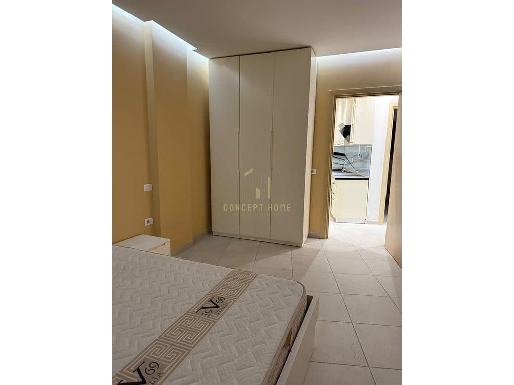 Shitet Apartament ne Astir 3