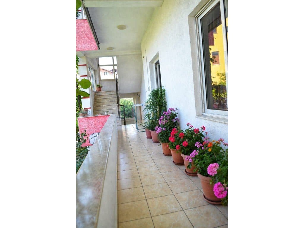 Jepet me qera apartament 1+1 ne Qytet Studenti 4