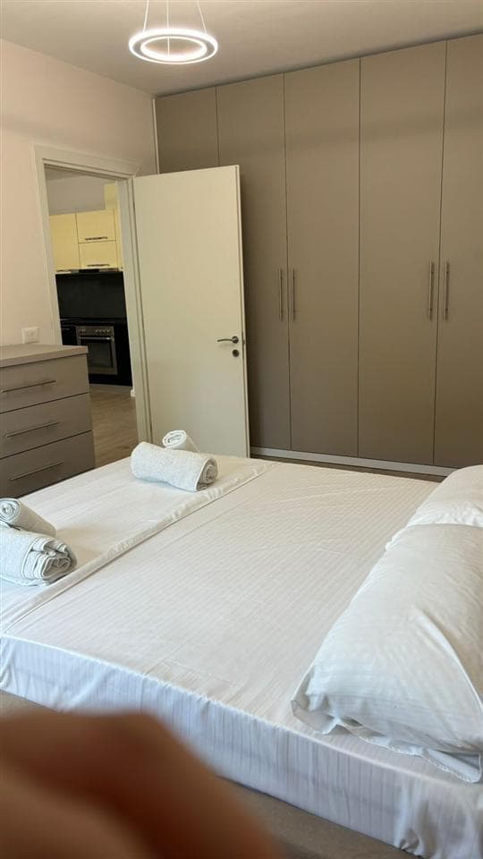 Jepet me qera apartament 1+1 Ne 5 Maj 4