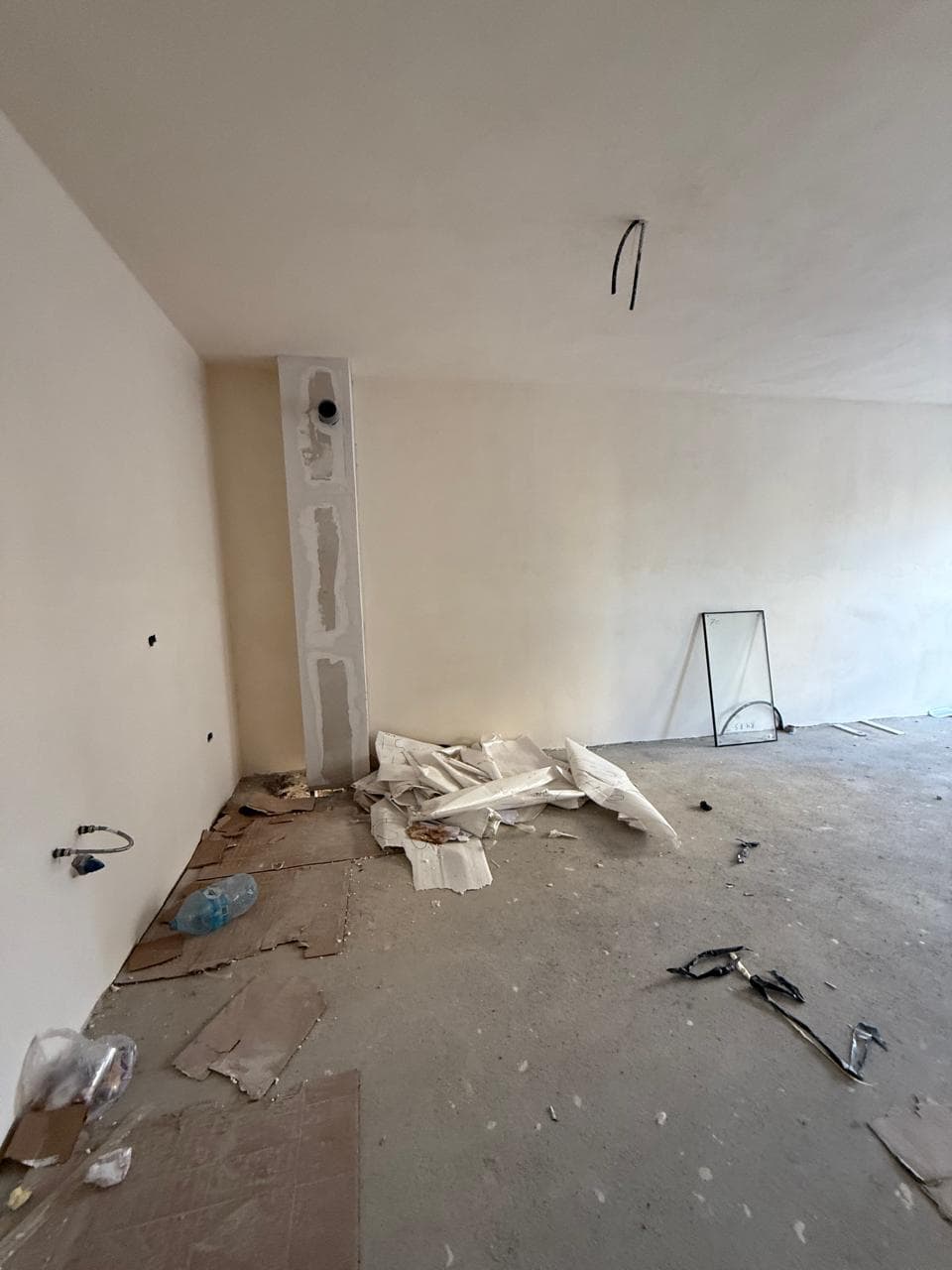 Shitet apartament 3+1 ne Kamez 2