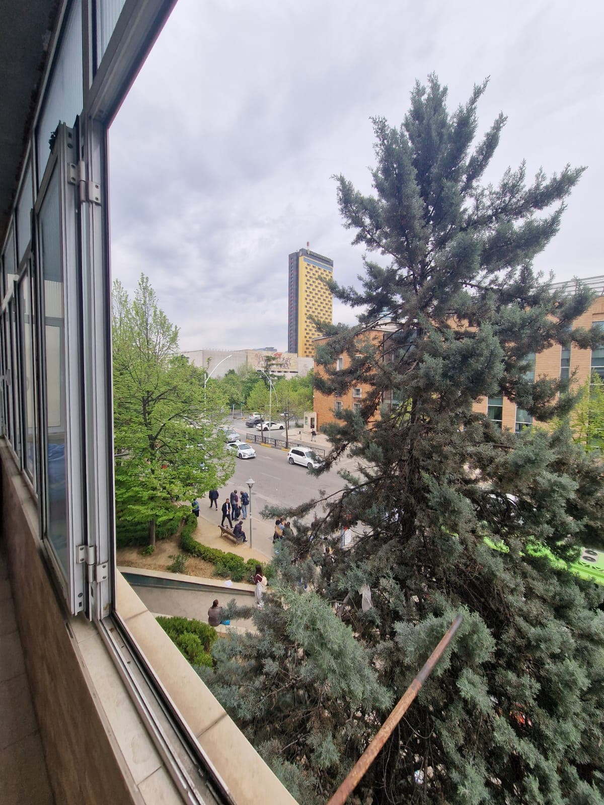 Jepet me qera apartament 3+1+2 tek Sheshi Skenderbej, Qender, 130 m2 2