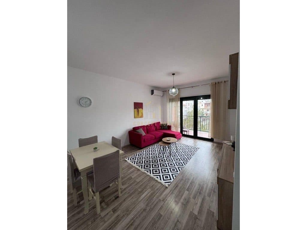 Jepet apartament me qera 1+1 ne Astir