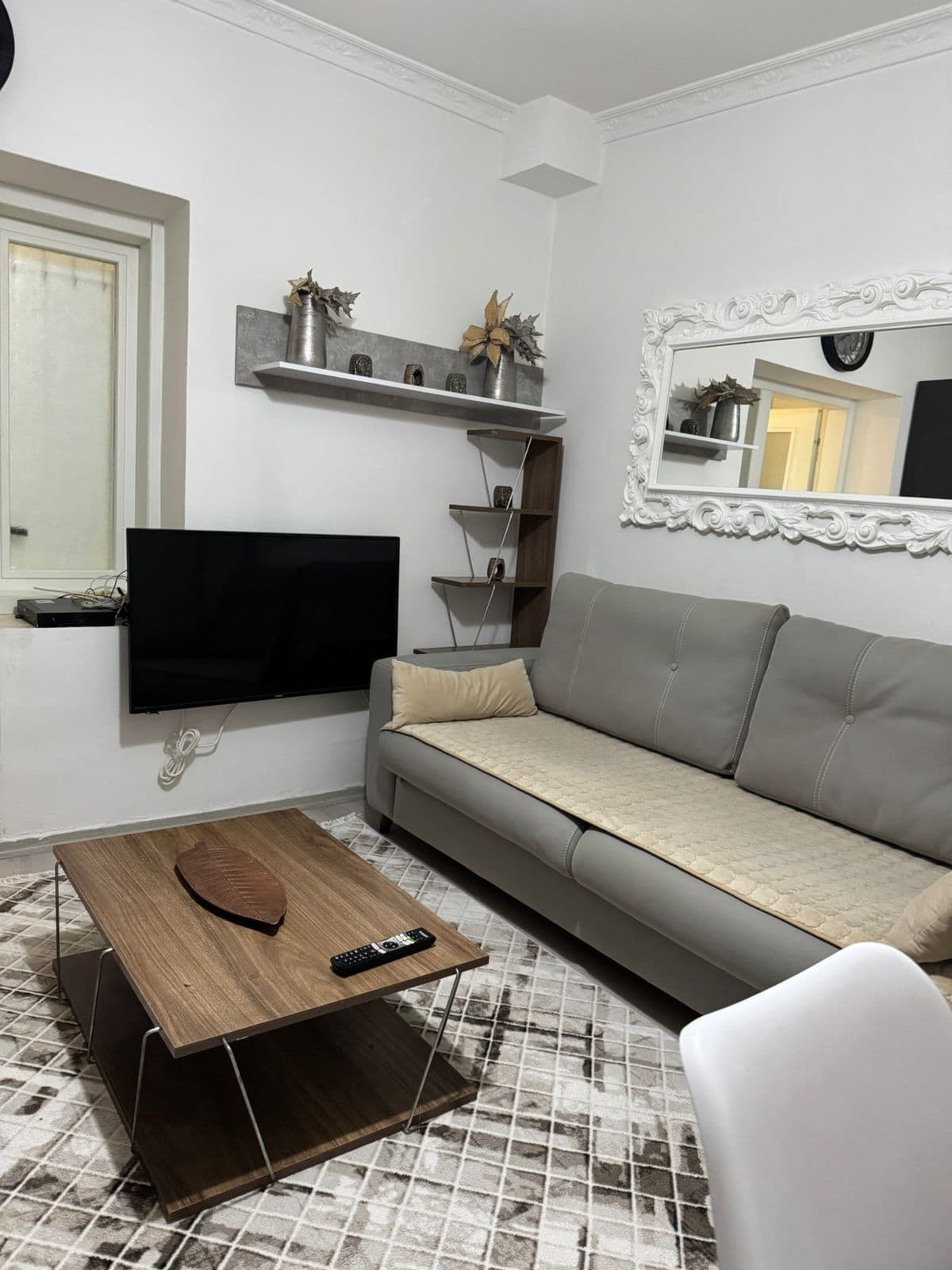 Apartament 1+1 Me Qira në Rruga e Dibrës, Tiranë - 500€ | Sipërfaqe në m² 40 2