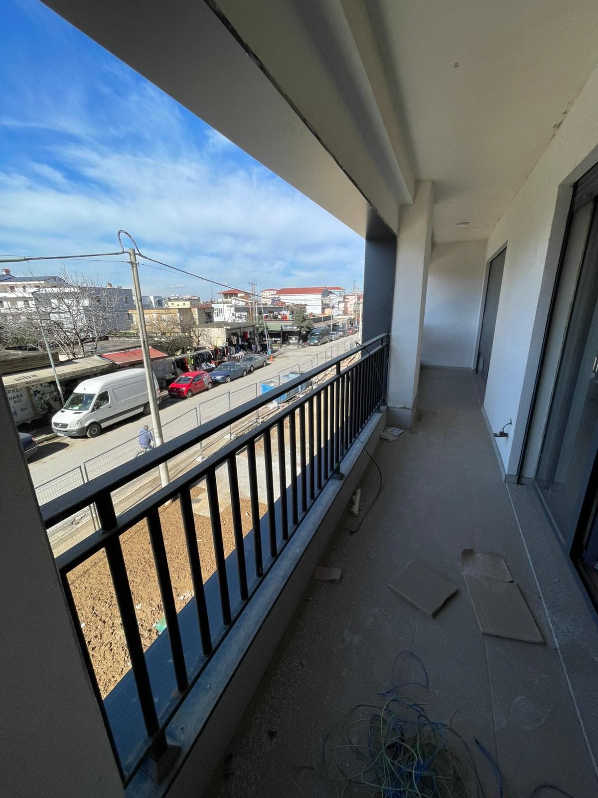 Jepet me qera apartament 1+1 tek Bulevardi i Ri 4