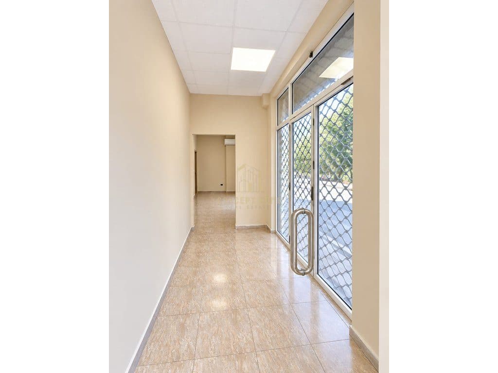 Dyqan Me Qira në Porcelan, Tiranë - 400€ | 30 m² 4
