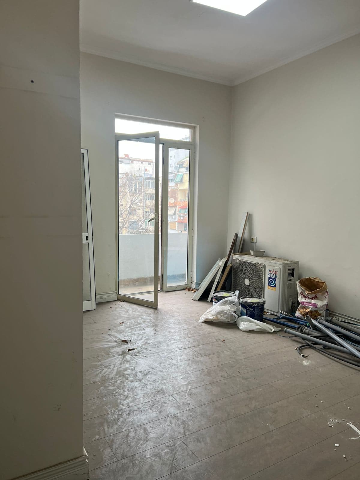 Zyrë 2+1 Me Qira në Bllok, Tiranë - 1000€ | 95 m² 3