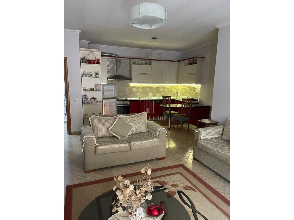 Shitet apartament 2+1 tek 2
