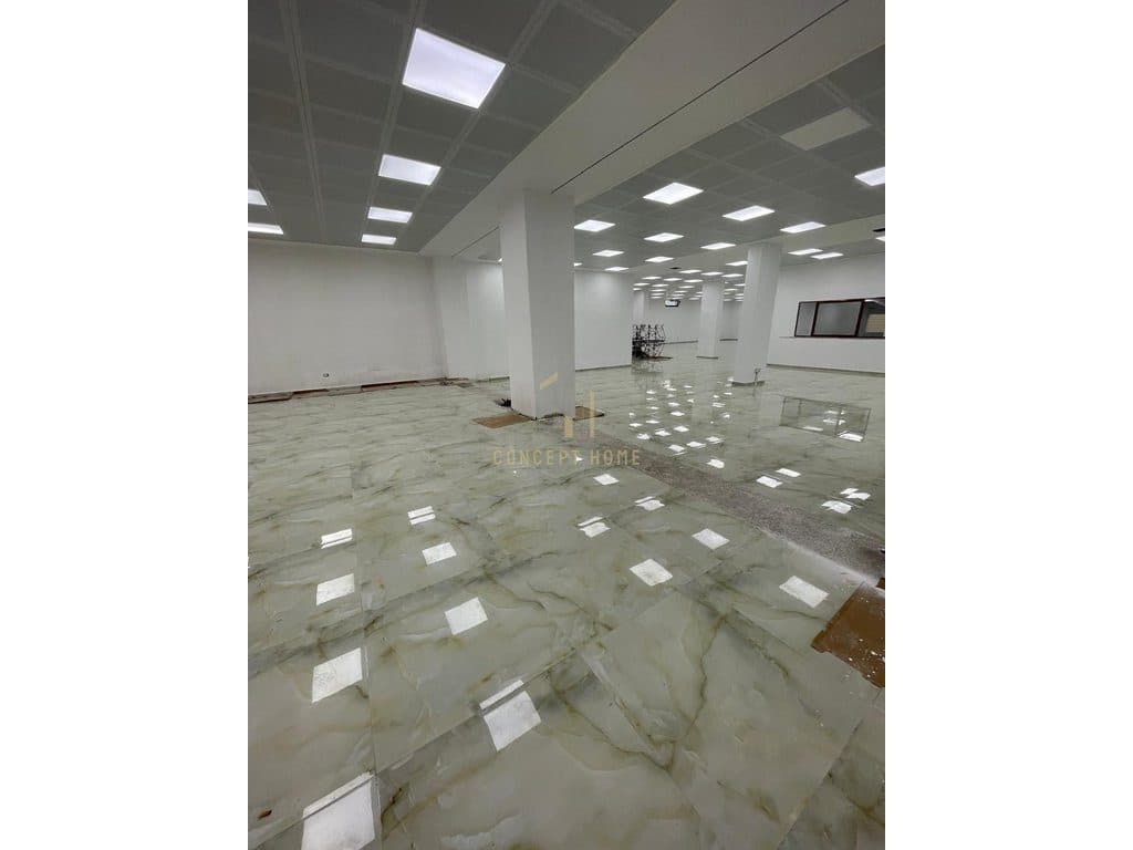 Jepet me qera ambient Industrial ne Fresk 2