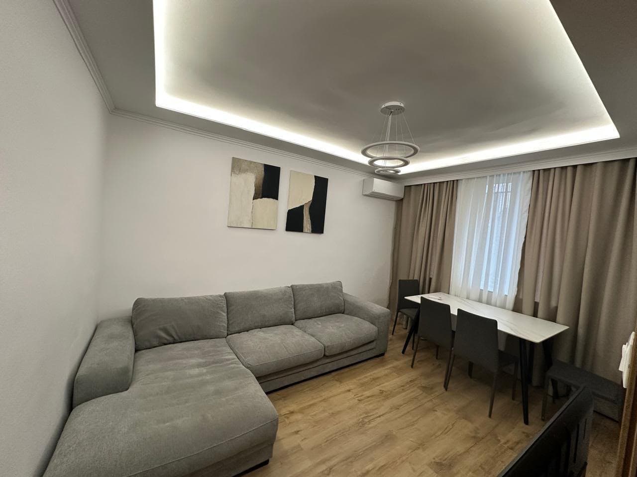 Jepet me qera apartament 2+1 te 21 Dhjetori