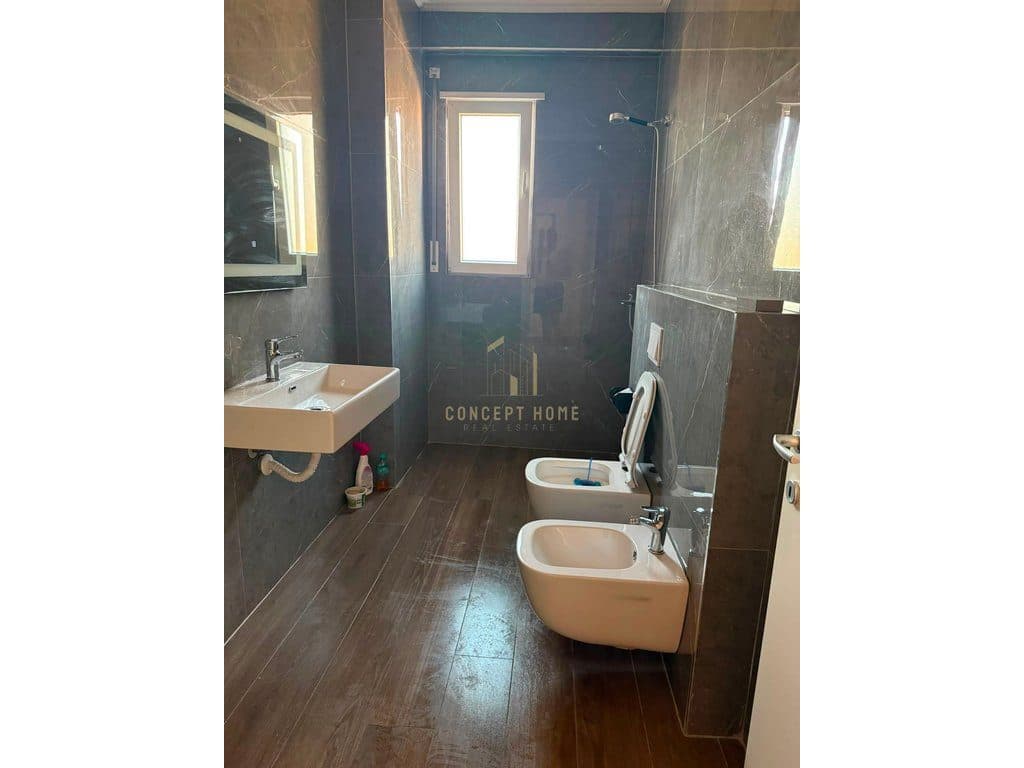 Jepet me qera apartament 2+1+2 tek 4