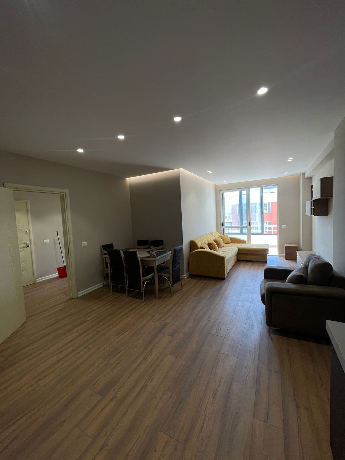 Shitet Apartament 2+1 ne Astir