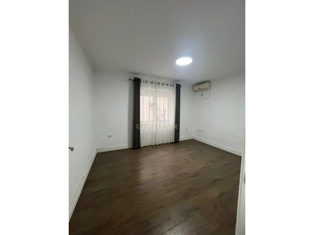 Zyrë 3+1 Me Qira në Bllok, Tiranë - 1100€ | 110 m² 4