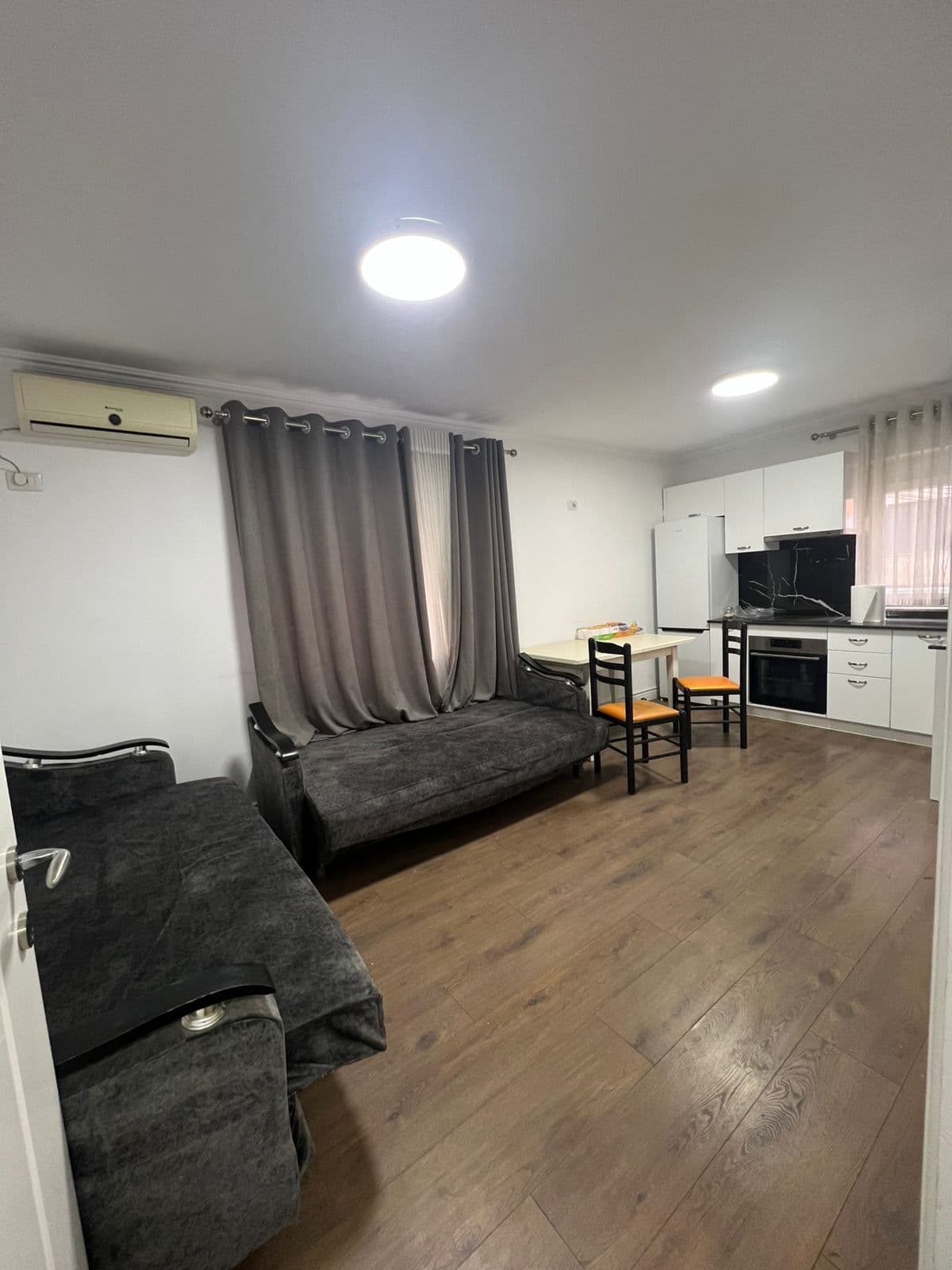 Zyrë 3+1 Me Qira në Bllok, Tiranë - 1100€ | 110 m²