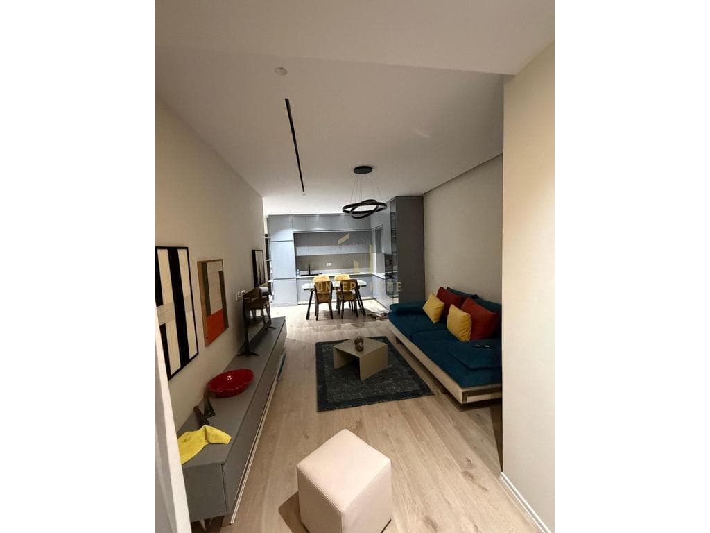 Jepet me qera apartament 1+1 tek 3