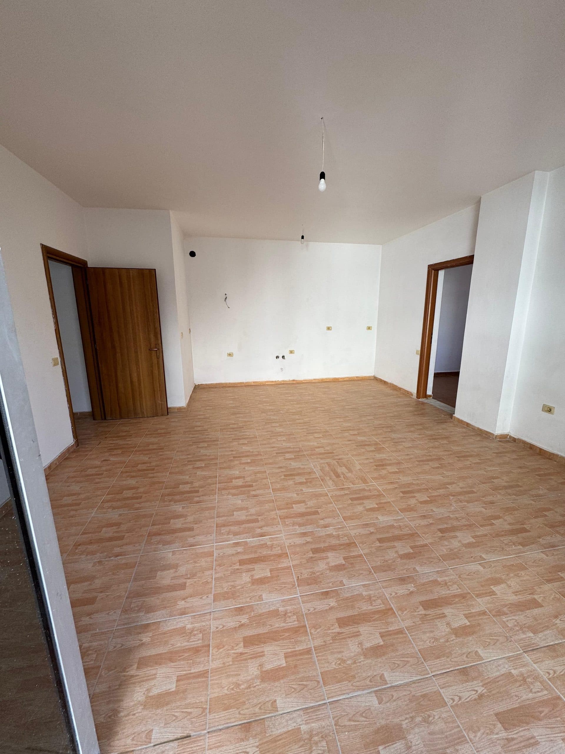 Shitet apartament OKAZION 3+1+2 prane Kodra e Diellit-193.000 euro 3