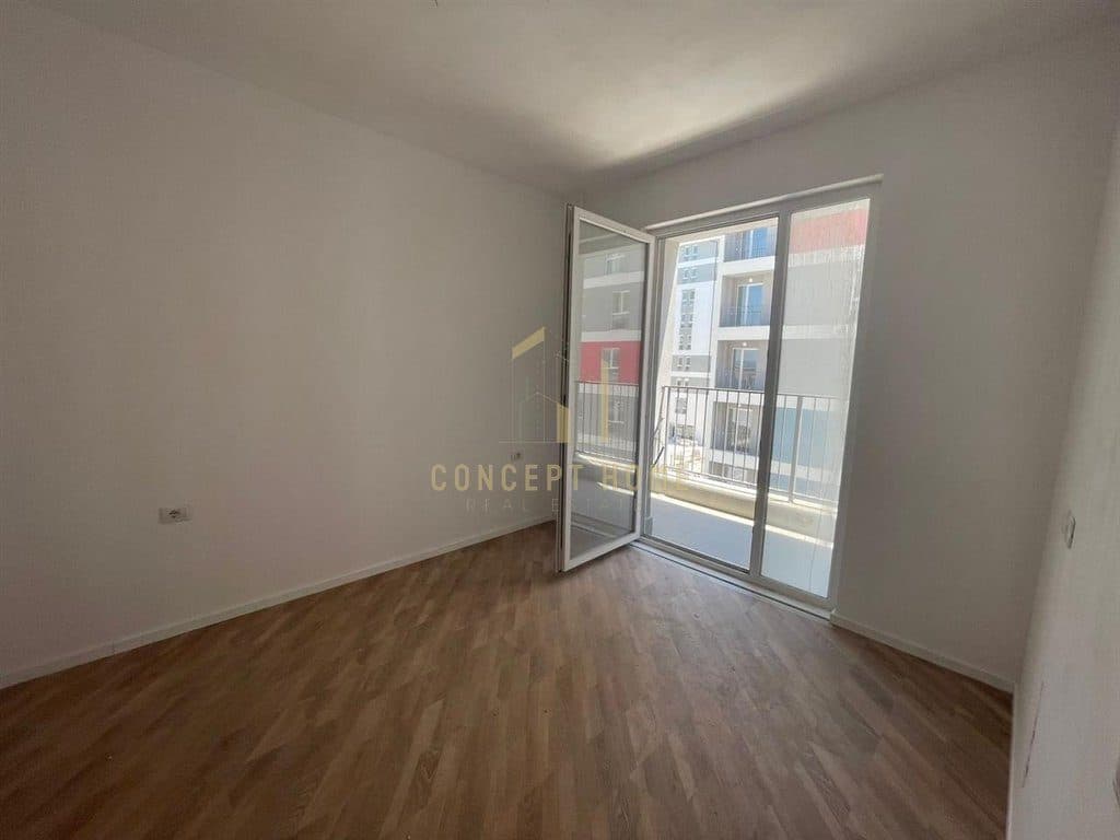Shitet Apartament 1+1 tek Kompleksi Univers City 2
