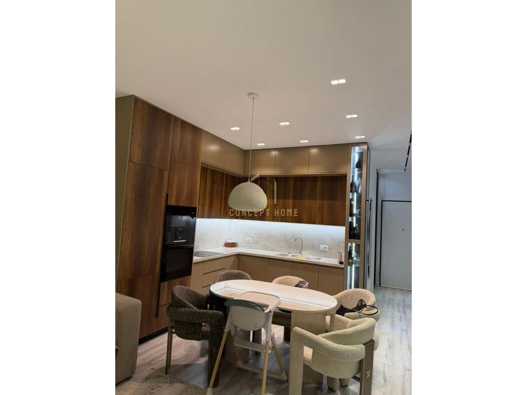 Jepet me qera apartament 2+1+P ne 5 Maj