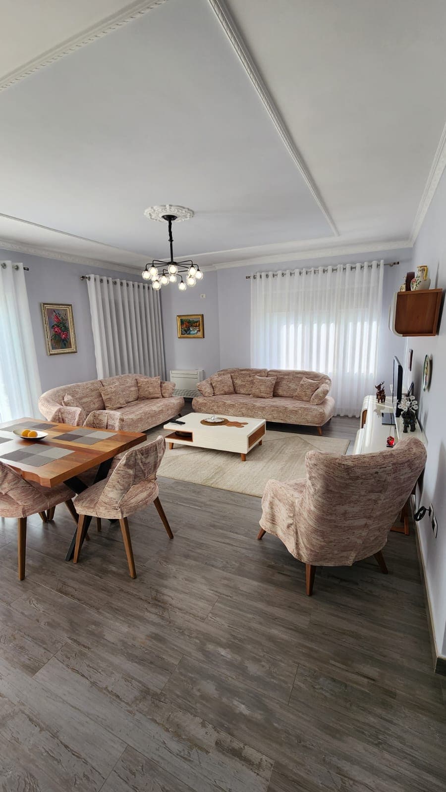 Apartament 3+1+2 Me Qira në Liqeni i Thatë, Tirana - 1500€ | 130 m²