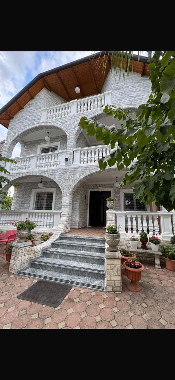 Shitet Vile 3 katshe në Casa Italia, Tiranë - 520,000€ | 420 m² 2