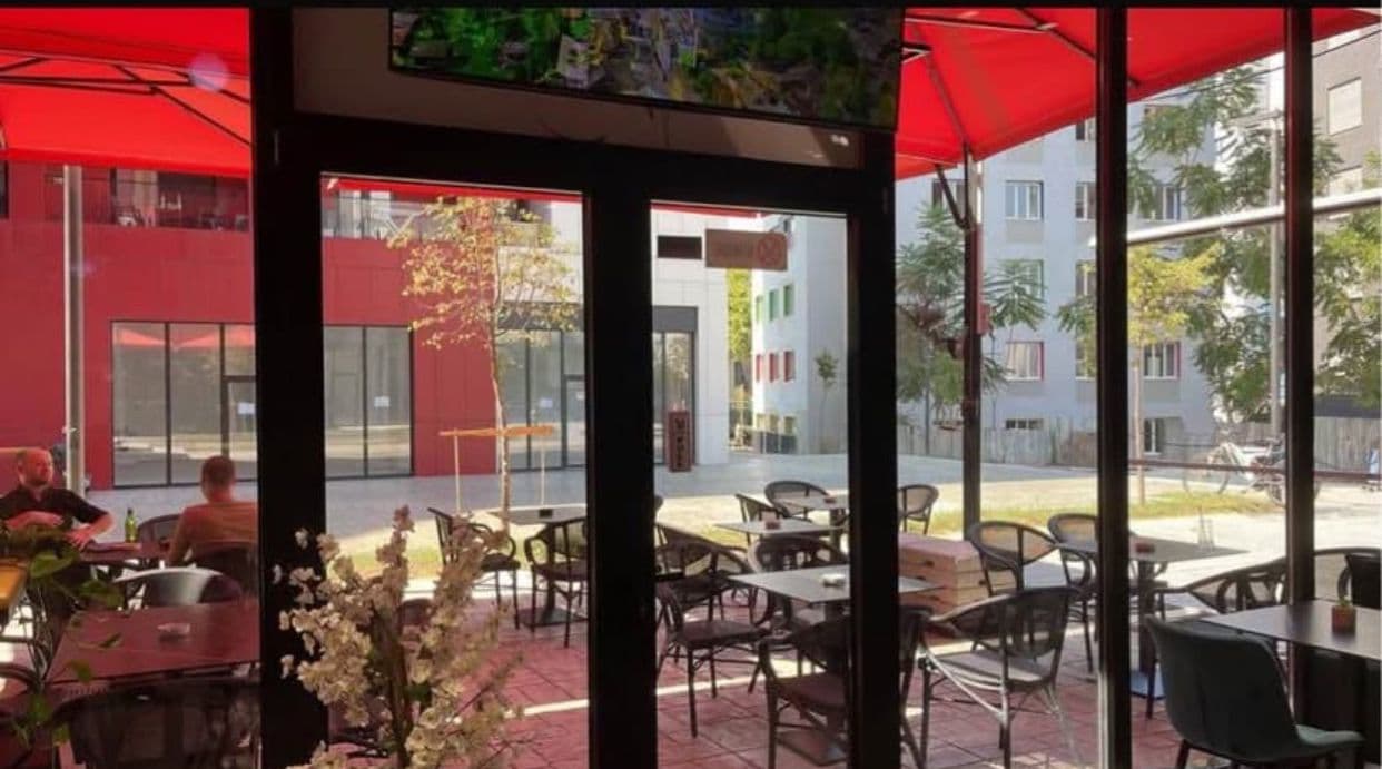 Shitet biznesi (Bar-Kafe) tek Kompleksi Arlis