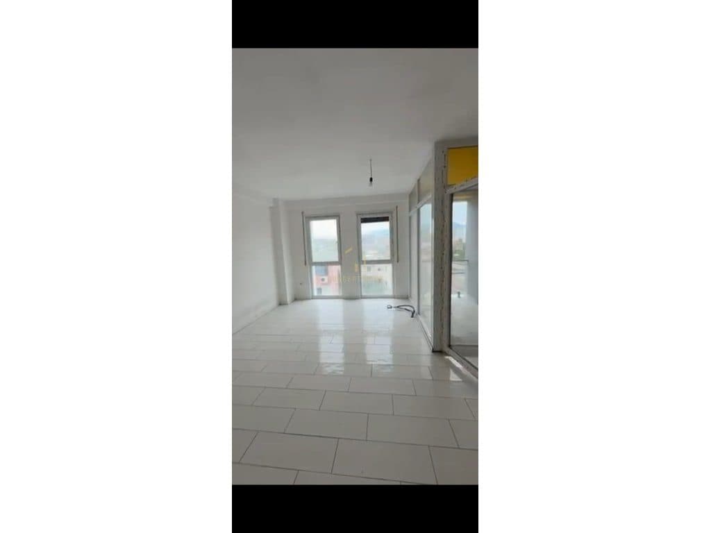 Shitet apartament 2+1+2 tek Bulevardi i Ri 2
