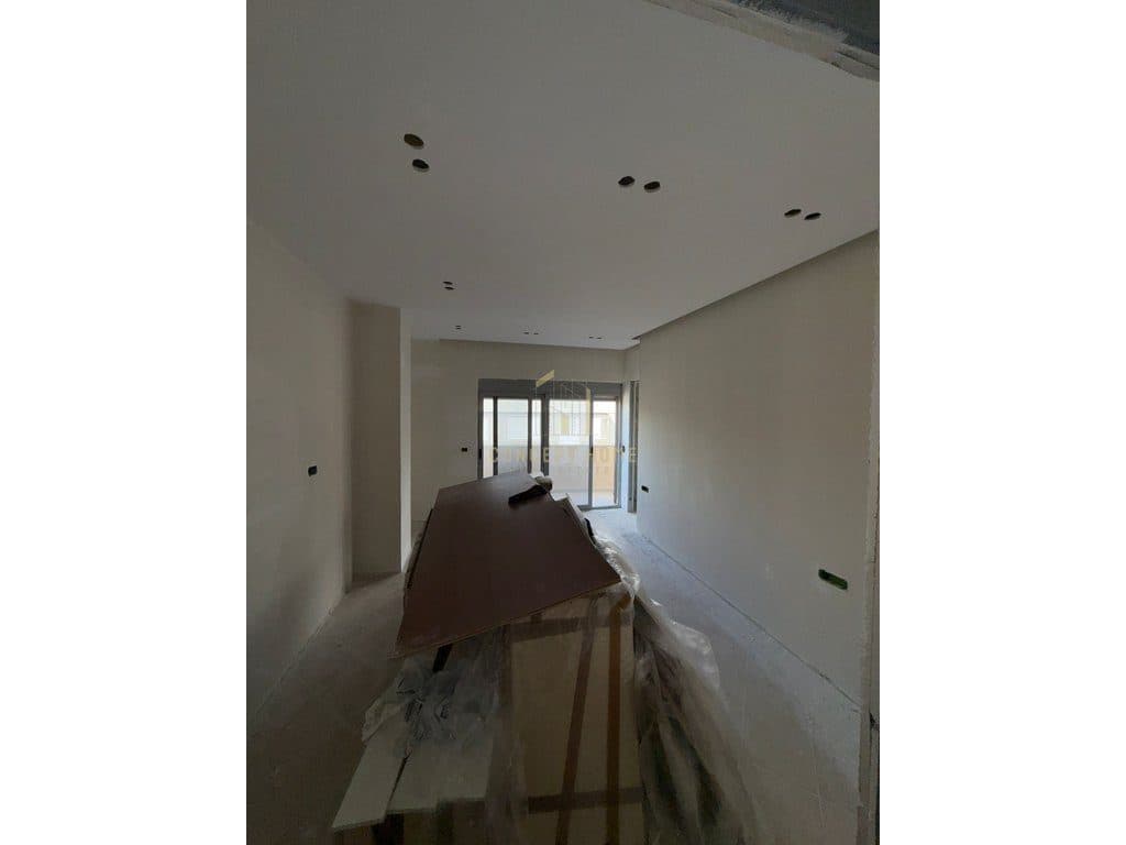 Shitet apartament 2+2+Ballkone ne zonen e Freskut. 3