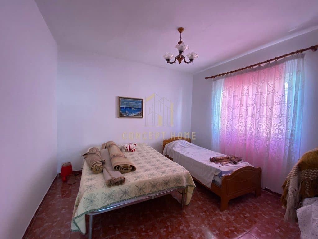 Jepet me qera shtepi private 2+1 tek Bulevardi i Ri 2