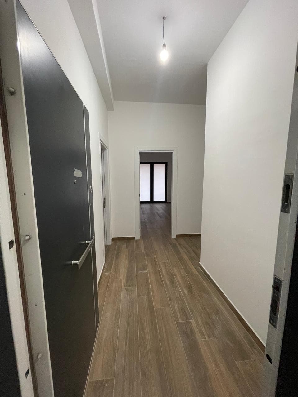 Apartament 2+1+2 Me Qira tek Farmacia 10 (Kompleksi Arlis), Tiranë - 620€ | 118 m²
