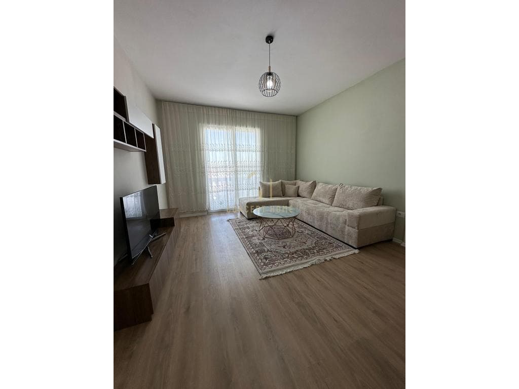 Apartament 2+1+2 Me Qira në Kamëz - 40.000 Lekë | 107 m²