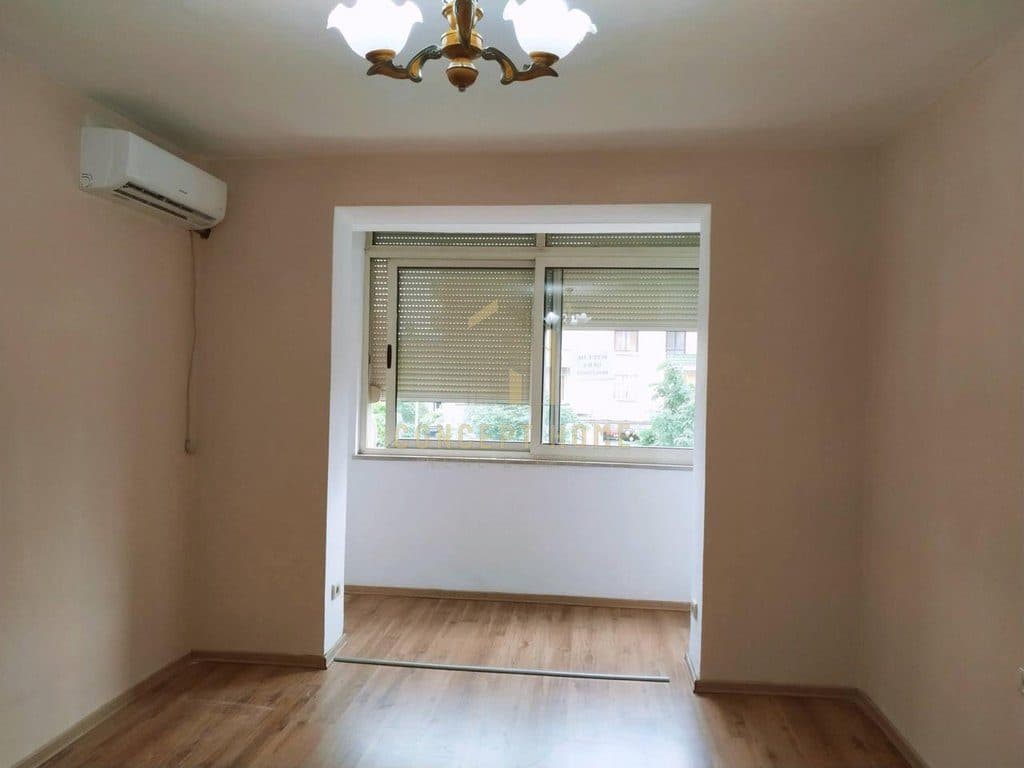 Jepet me qera apartament 1+1 tek 21