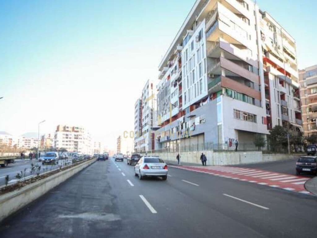 Ambient biznesi 74 m² me qira në Astir, Tiranë - 1800€