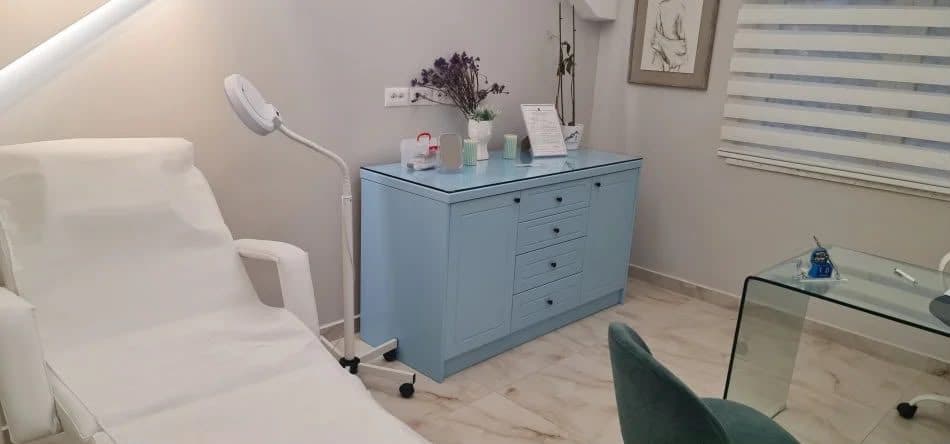 Dyqan për Qira në Rruga Fortuzi, Tiranë - 1700€ | 70 m² 2
