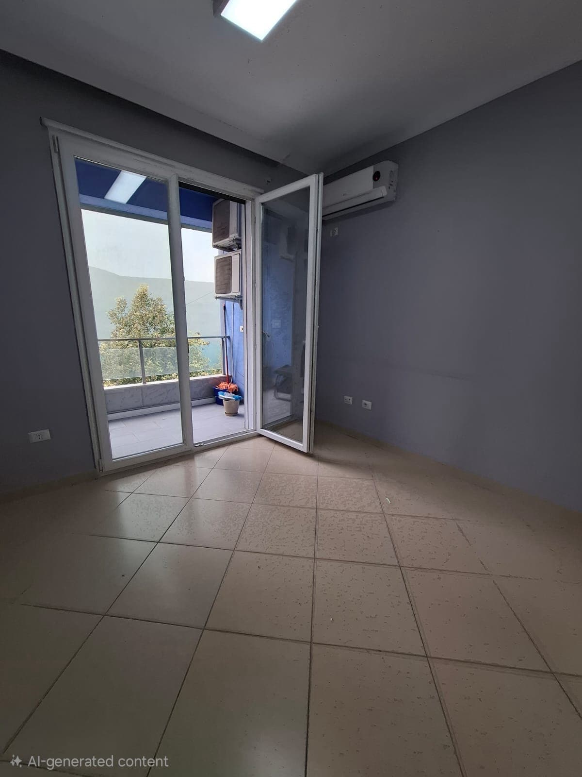 Zyrë 2+1 Me Qira në Qendër të Tiranës - 700€ | 93 m² 3