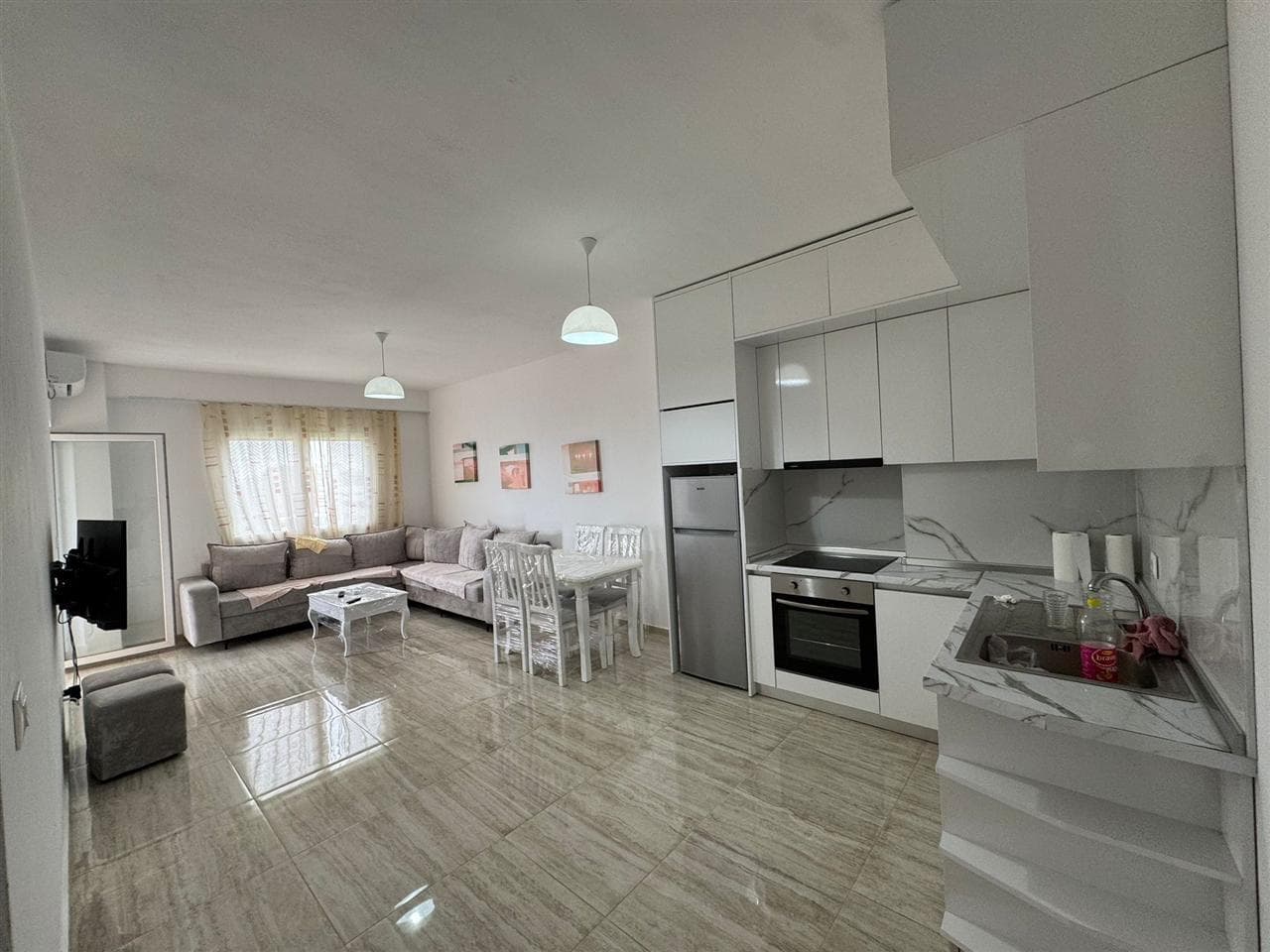 Jepet me qera apartament 1+1 Ne Kamez 3