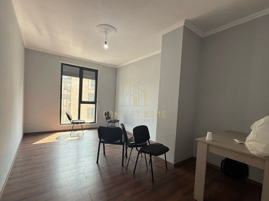 Jepet me qera 3+1 Ne Kinostudio, perballe UET-se 4