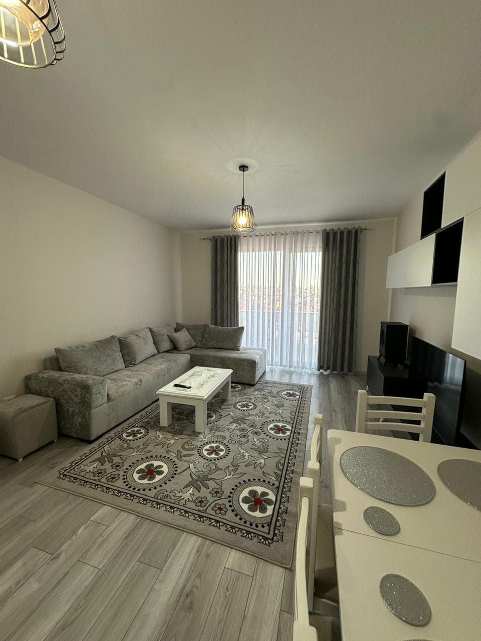 Apartament 2+1+2 Me Qira në Kamëz - 500€ | 117 m² 2