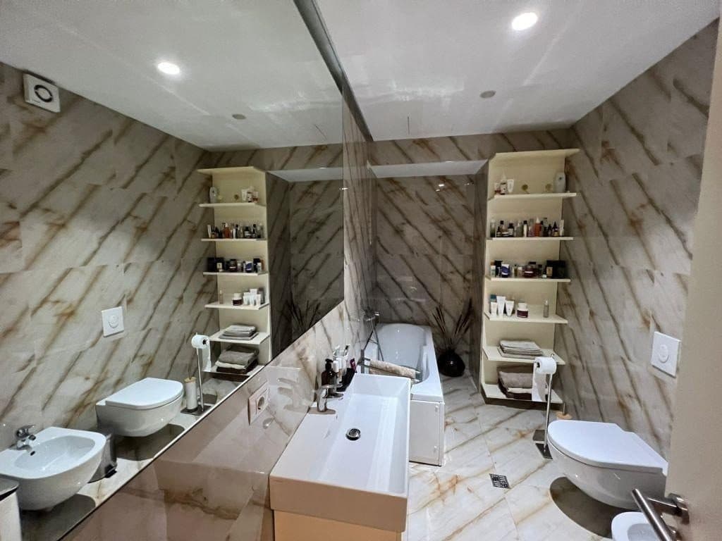 Jepet me qera Apartament 2+1+2 Ambasador 3 4