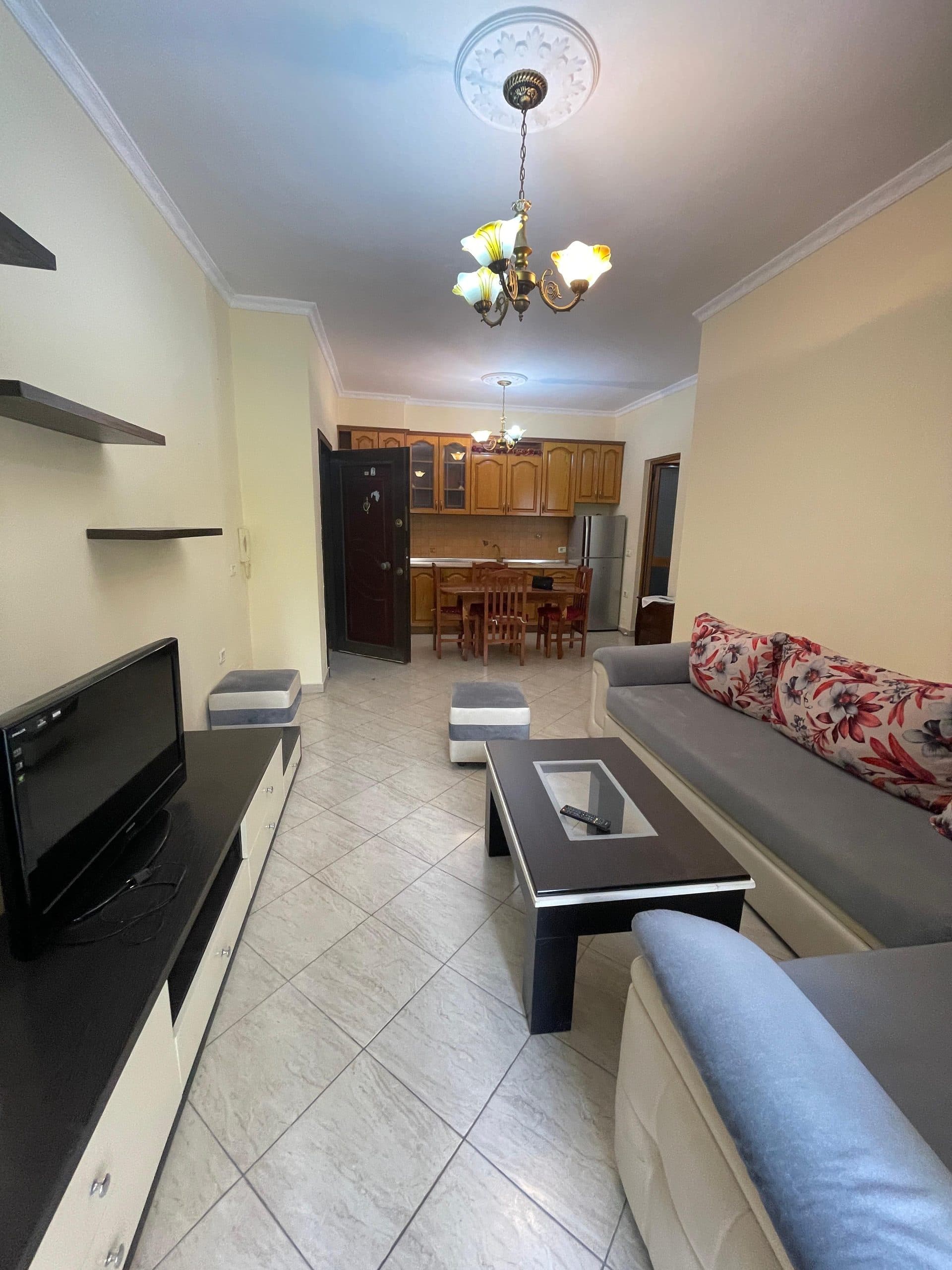 Shitet apartament 1+1 ne Misto Mame