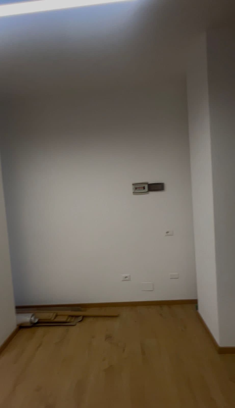 Jepet ambient me qera ne Porcelan 1