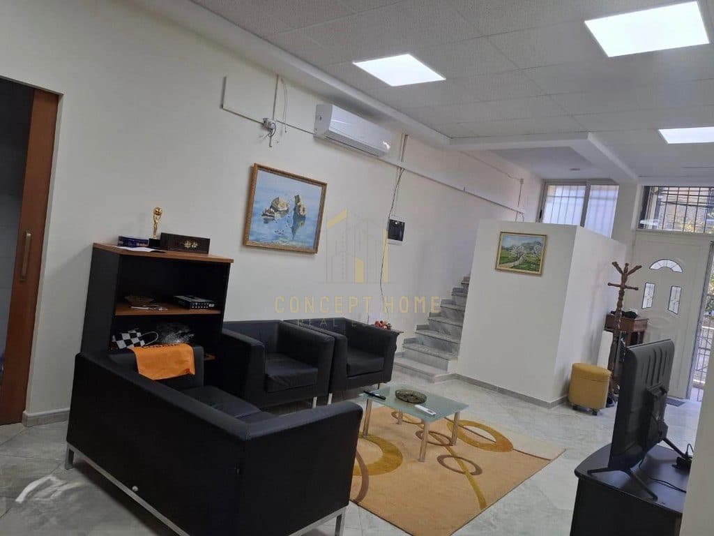Jepet me qera apartament 2+1 Tek Blloku i Ambasadave 2