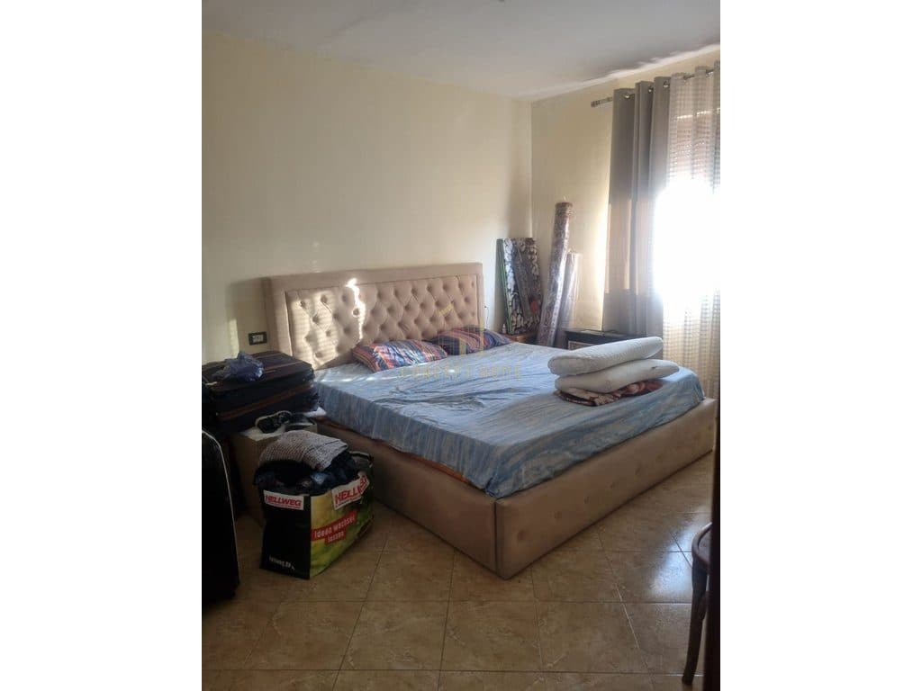 Jepet apartament me qera 2+1 tek Rruga e Kavajes 3