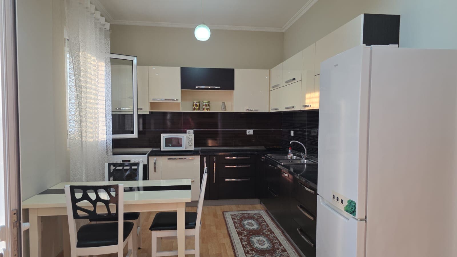 Apartament 2+1 Me Qira në Rruga e Elbasanit, Tiranë – 600€ | 110 m² 2