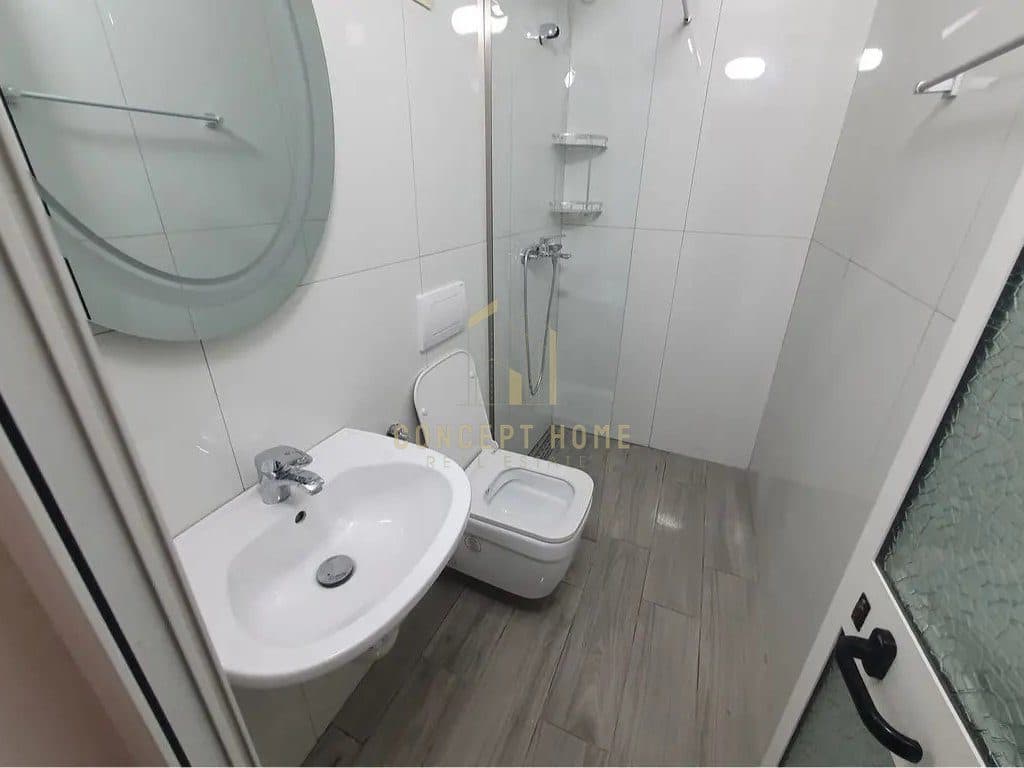 Jepet me qera apartament 1+1 tek Zogu i zi 3